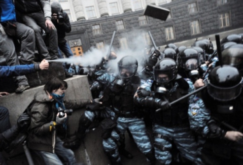 Protesters clash with police in Ukraine on 24 November 2012, following President Yanukovych's announcement he would not sign the EU Association Agreement.